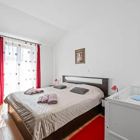 Apartment Awesome In Murter