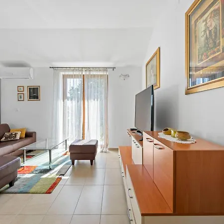 Awesome In Apartment Murter