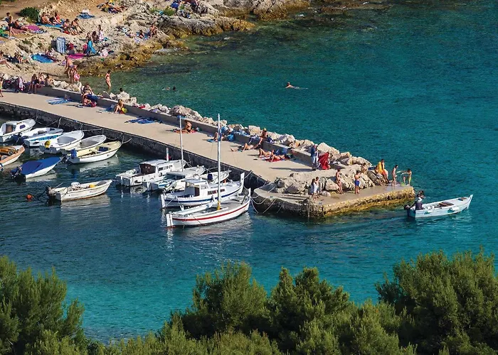 Apartment Awesome In Murter